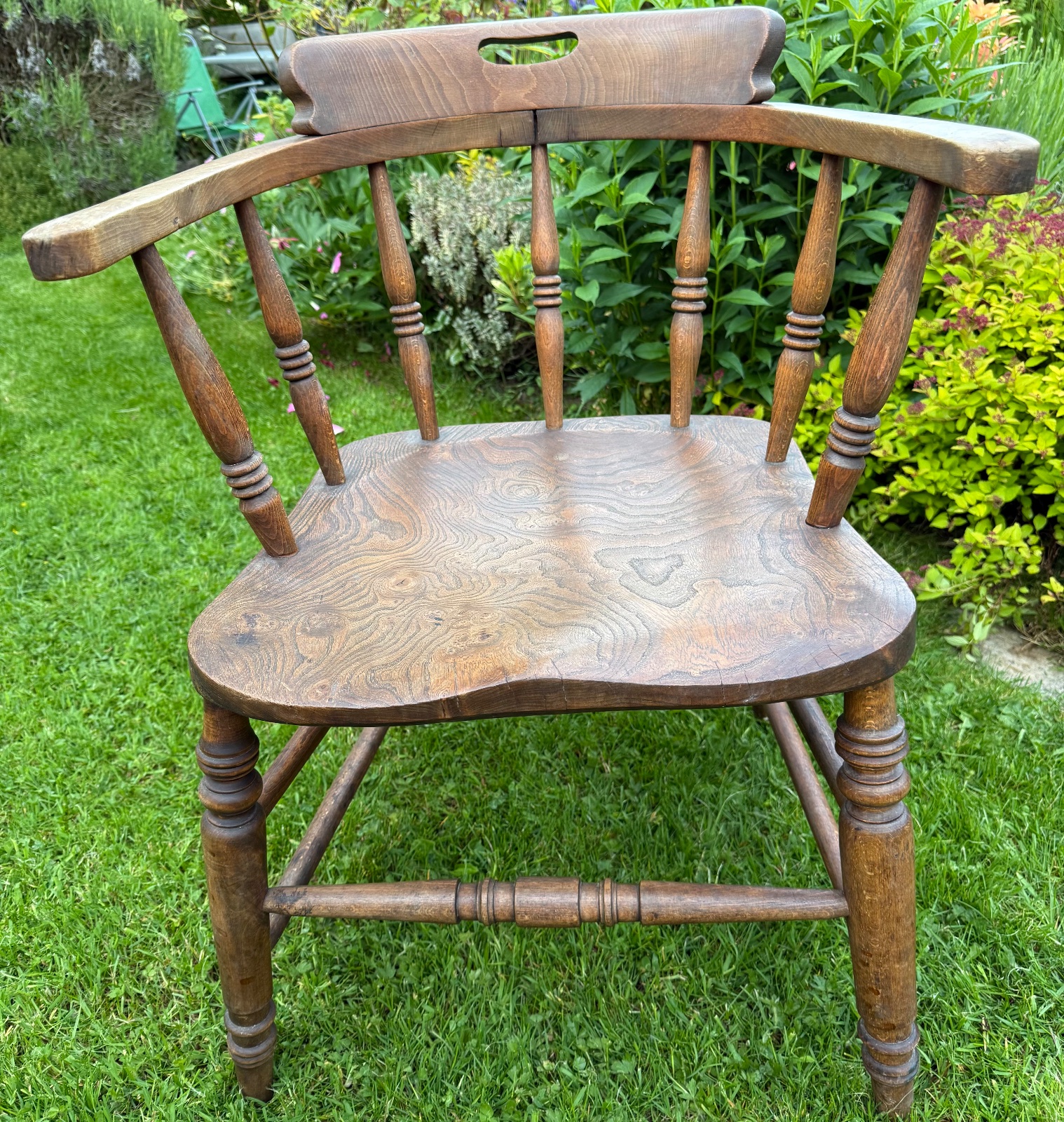Smoker’s Bow Captain’s Chair